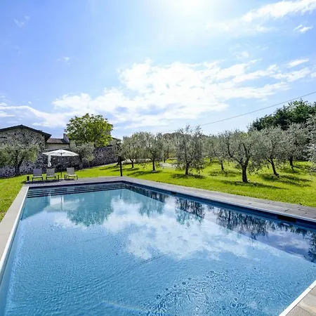 Casale Lucrezia By Garda Villa *